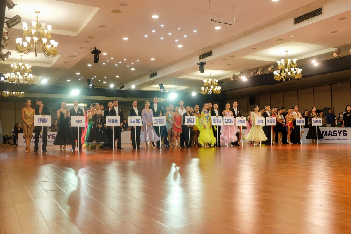 foreign dancers compete in hanoi s international open dancesport championships picture 1 foreign dancers compete in hanoi s international open dancesport championships picture 1