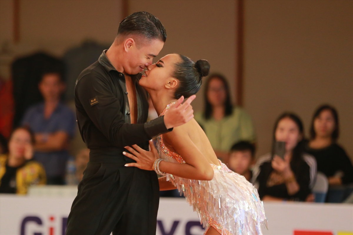 foreign dancers compete in hanoi s international open dancesport championships picture 6