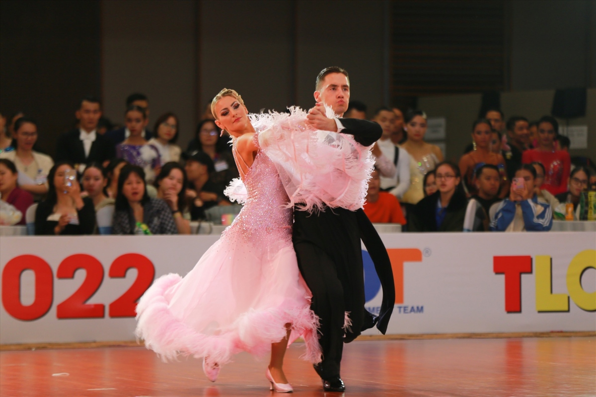 foreign dancers compete in hanoi s international open dancesport championships picture 7