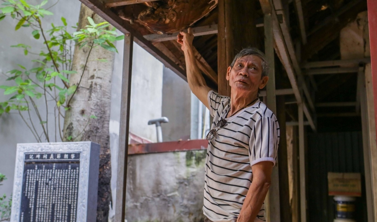 Anh ngoi den co o ha noi phai chong nang , phu bat cho ngay trung tu hinh anh 11