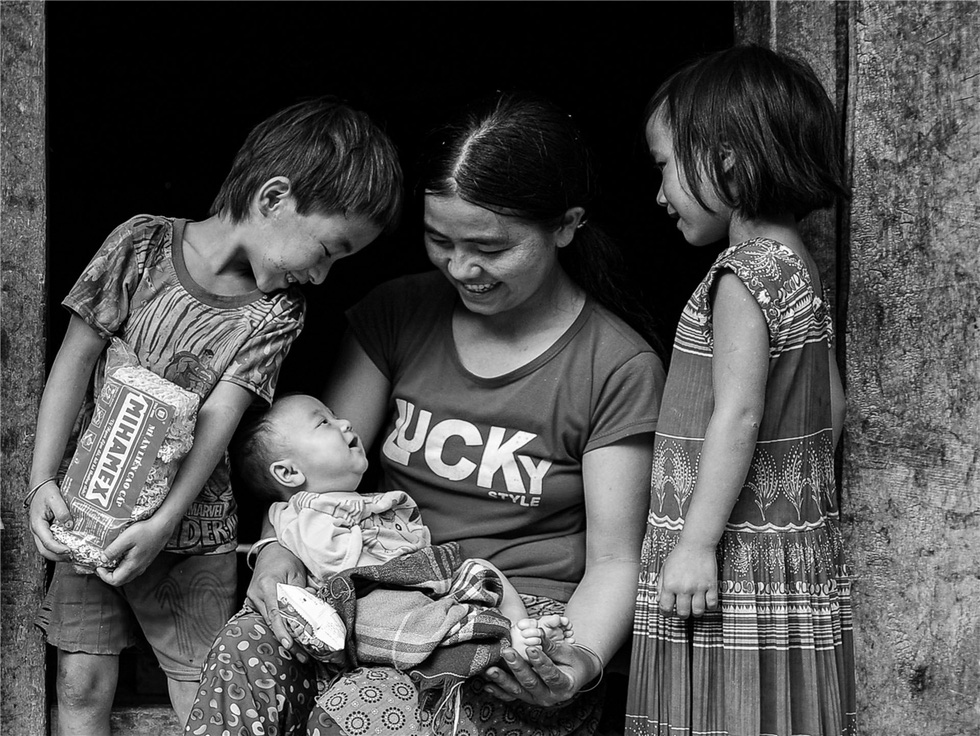 photo exhibition celebrates vietnamese women s day picture 3