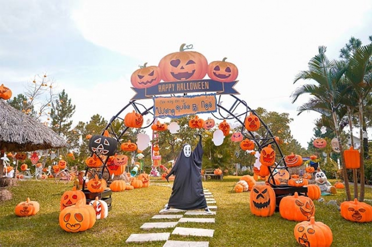 best halloween hangout spots in hanoi picture 4