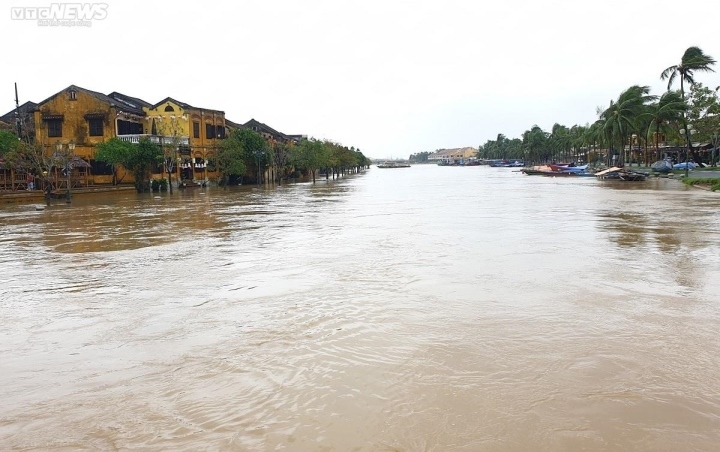 quang nam province hit by serious flooding after heavy rain picture 1