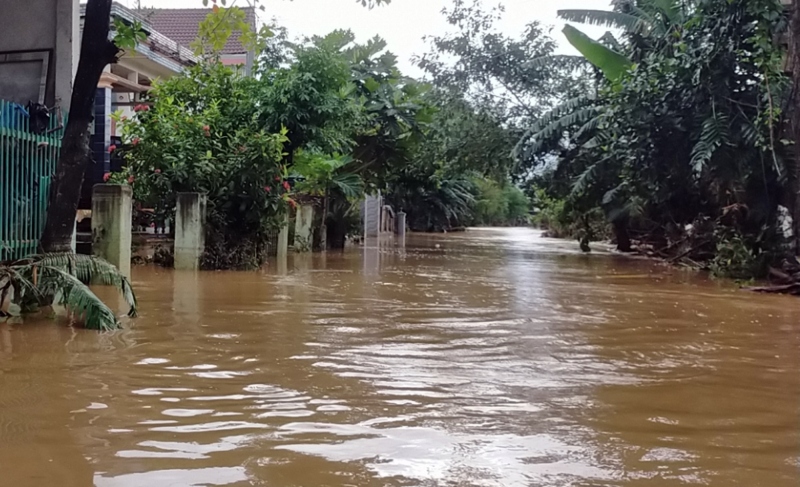 central vietnam inundated after hours of torrential rain picture 19