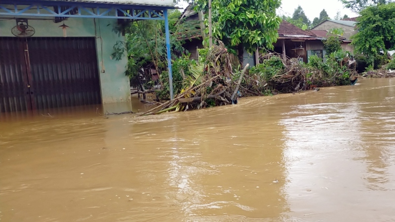 central vietnam inundated after hours of torrential rain picture 20