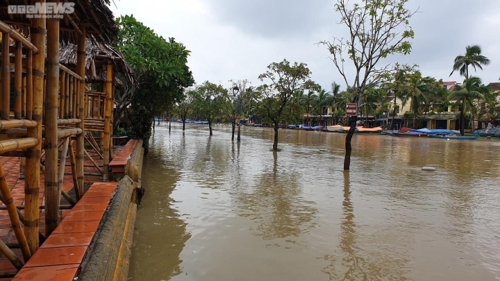 quang nam province hit by serious flooding after heavy rain picture 7