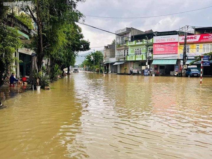 central and southern regions endure flooding and tidal surges picture 2