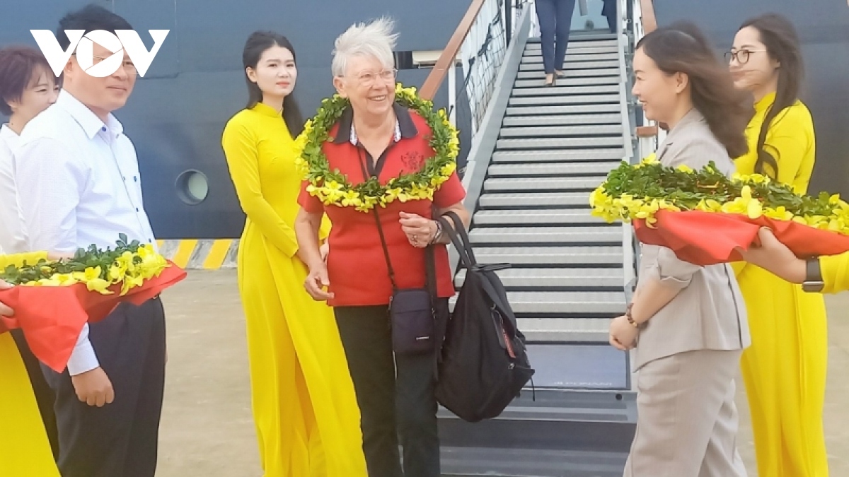 vietnam anticipates surge in foreign arrivals over coming months picture 1