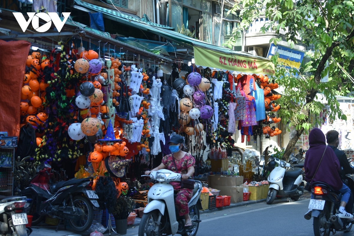 hanoi street gears up ahead of halloween celebrations picture 11 hanoi street gears up ahead of halloween celebrations picture 11