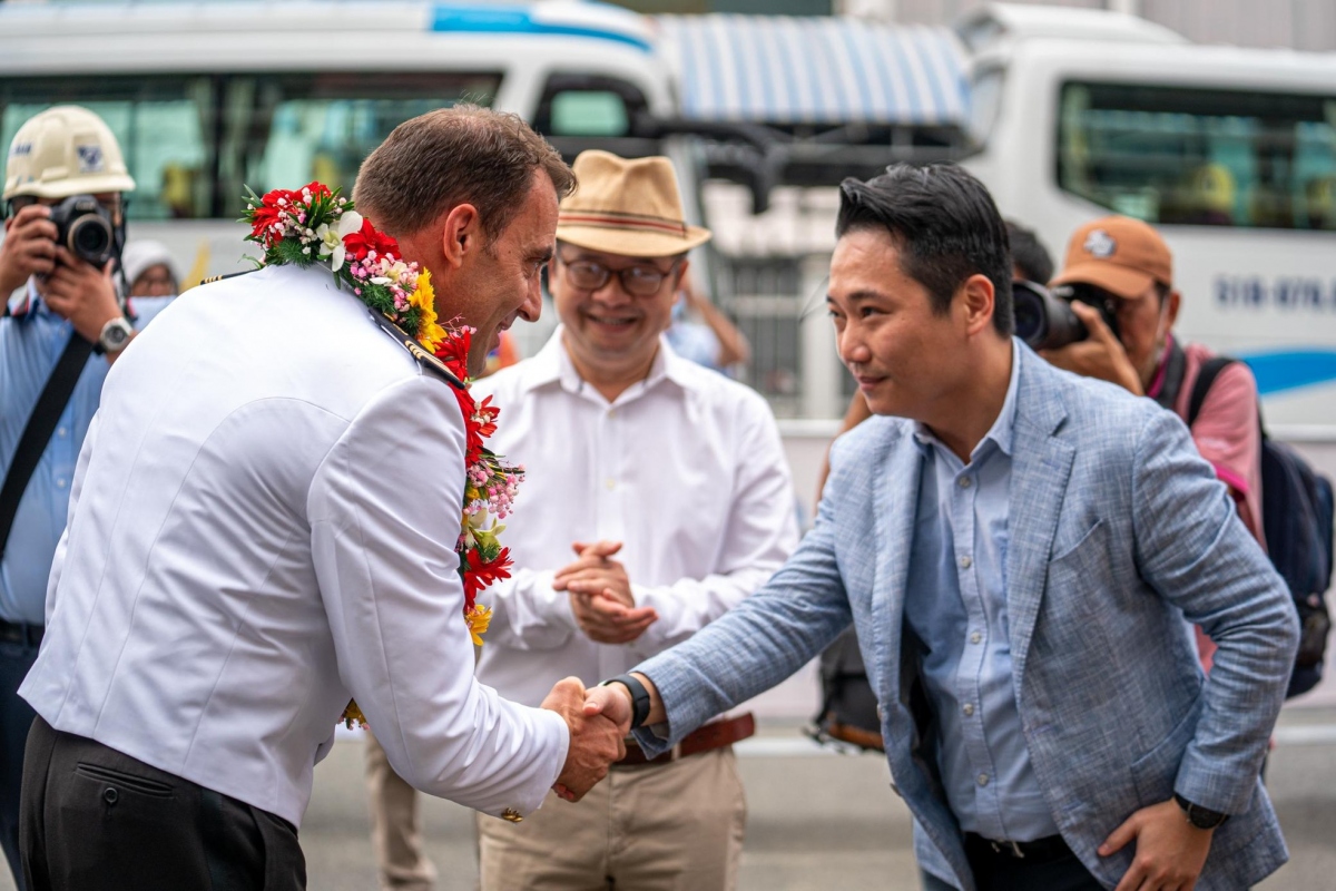 int l cruise ship brings tourists to hcm city after three years of suspension picture 1