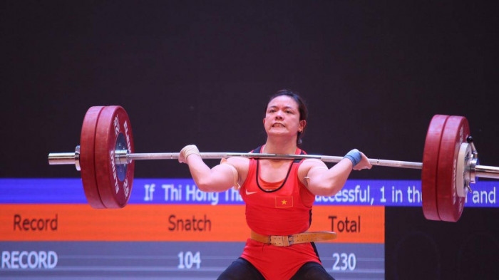 weightlifter hong thanh wins three golds at asian tournament picture 1