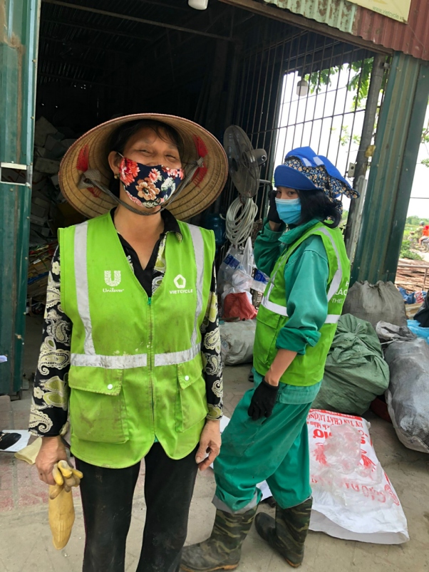 informal female labourers - a force for plastic waste management in vietnam picture 4