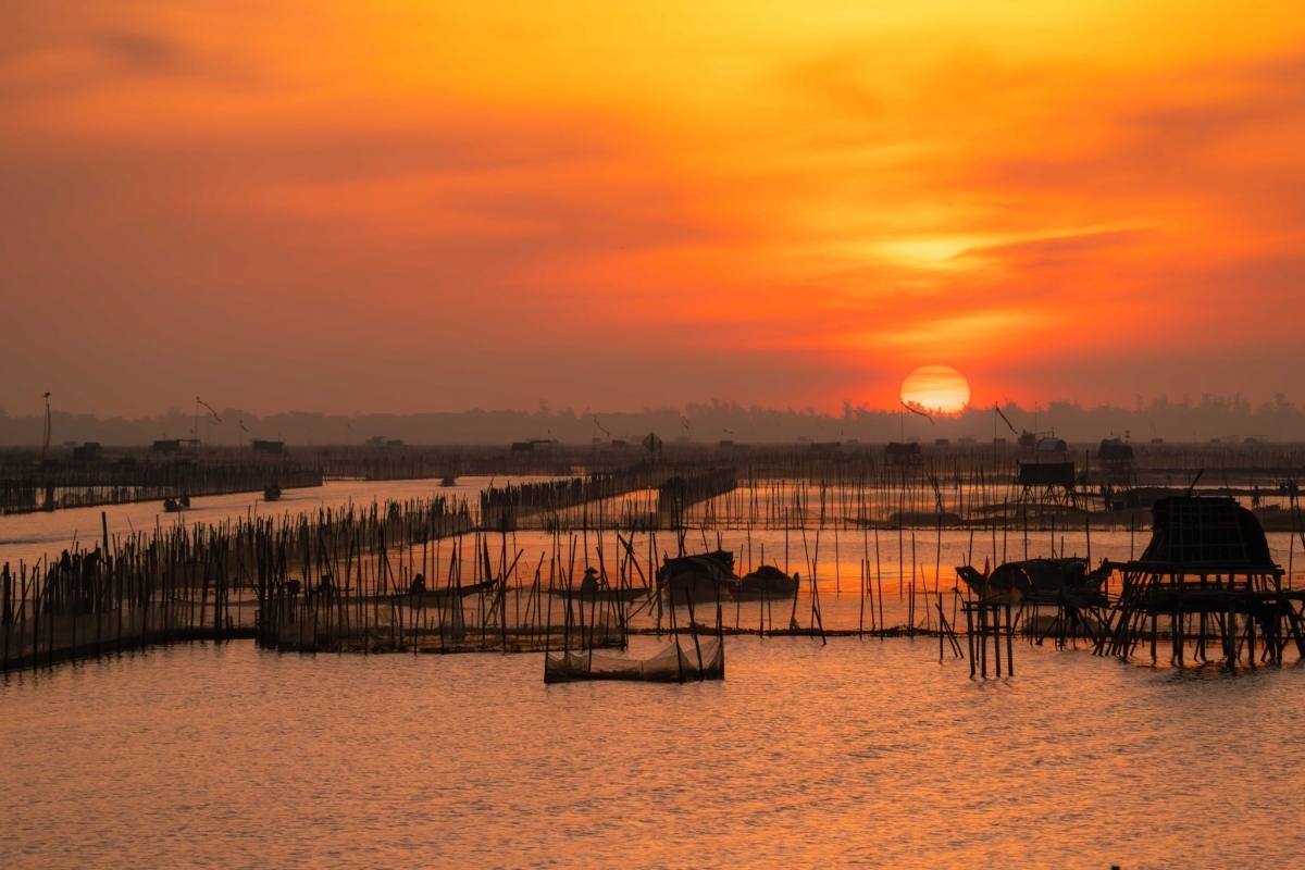 discovering magnificent sunrise of chuon lagoon picture 2