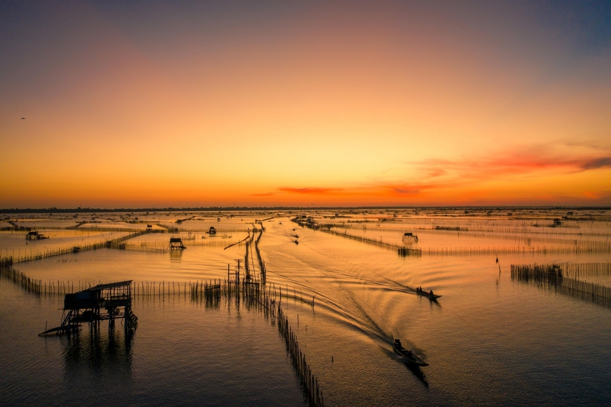 discovering magnificent sunrise of chuon lagoon picture 3