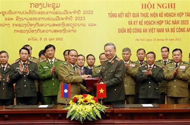 vietnamese, lao public security ministries tighten cooperation picture 1