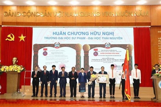 laos awards order of friendship to thai nguyen university of education picture 1