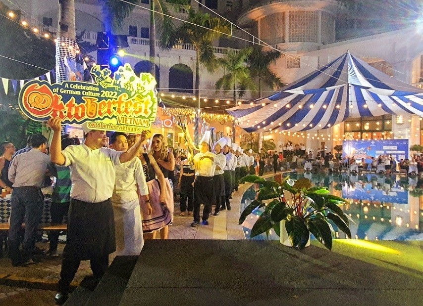 traditional german beer festival recreated in hanoi picture 1
