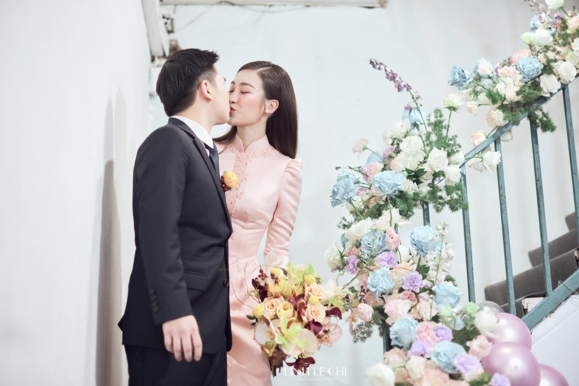 Hoa hậu Đỗ Mỹ Linh và con trai bầu Hiển rạng ngời hạnh phúc trong lễ rước dâu