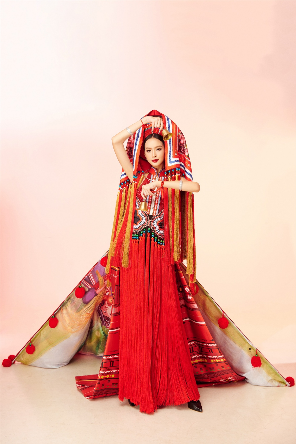 bao ngoc shines in miss intercontinental s national costume competition picture 6