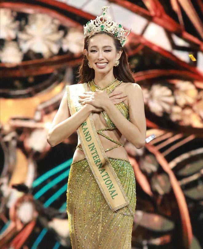 Chuyện showbiz: Hoa hậu Nguyễn Thúc Thuỳ Tiên bị kiện