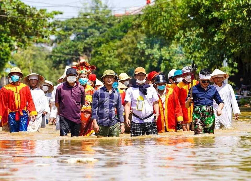 Dam tang giua menh mong nuoc lu o quang binh hinh anh 6