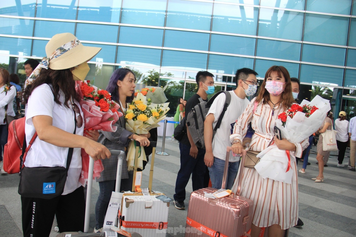 da nang welcomes first 171 foreign passengers from taipei picture 7