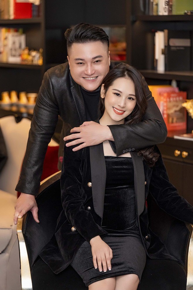Vũ Duy Khánh và bà xã kém 10 tuổi tổ chức đám cưới vào cuối năm nay