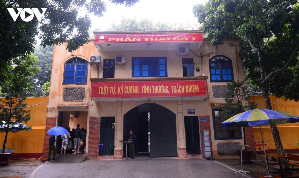 can canh mot ngay lao dong cua hon 600 nu pham nhan trai giam ngoc ly hinh anh 1