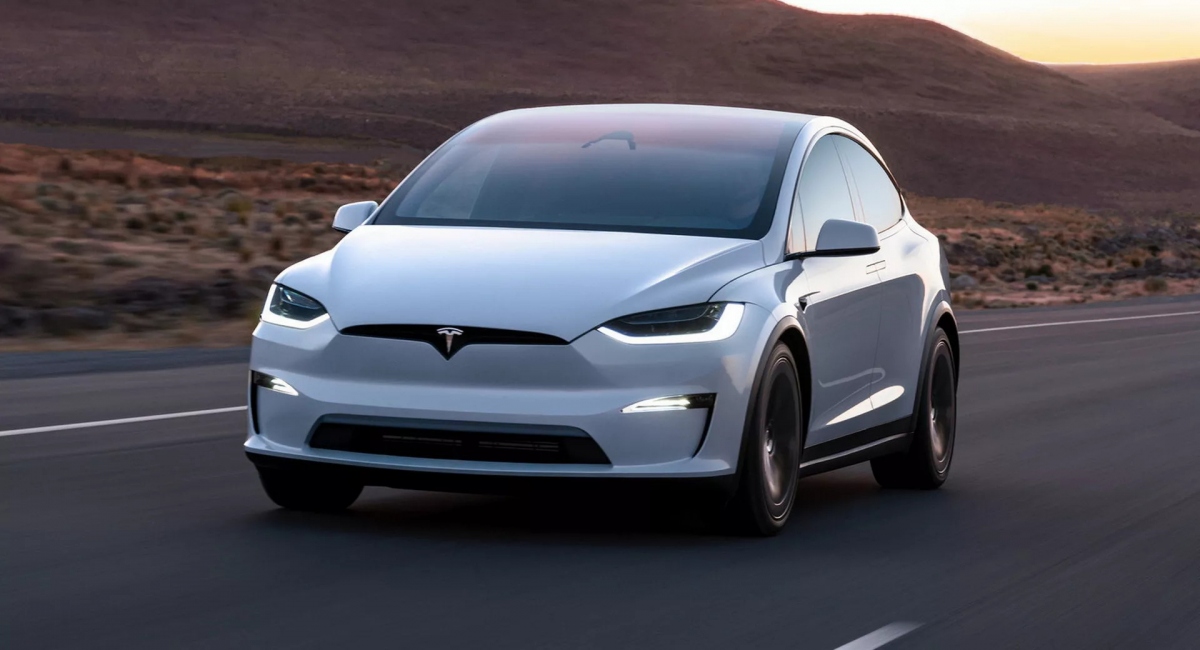 Ít nhất 10 tai nạn chết người vừa được báo cáo có liên quan đến xe tự lái của Tesla