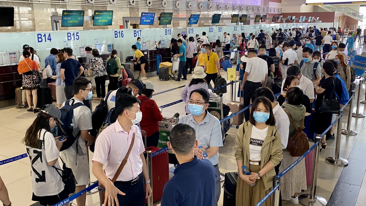passenger number through vietnamese airports hits record high picture 1
