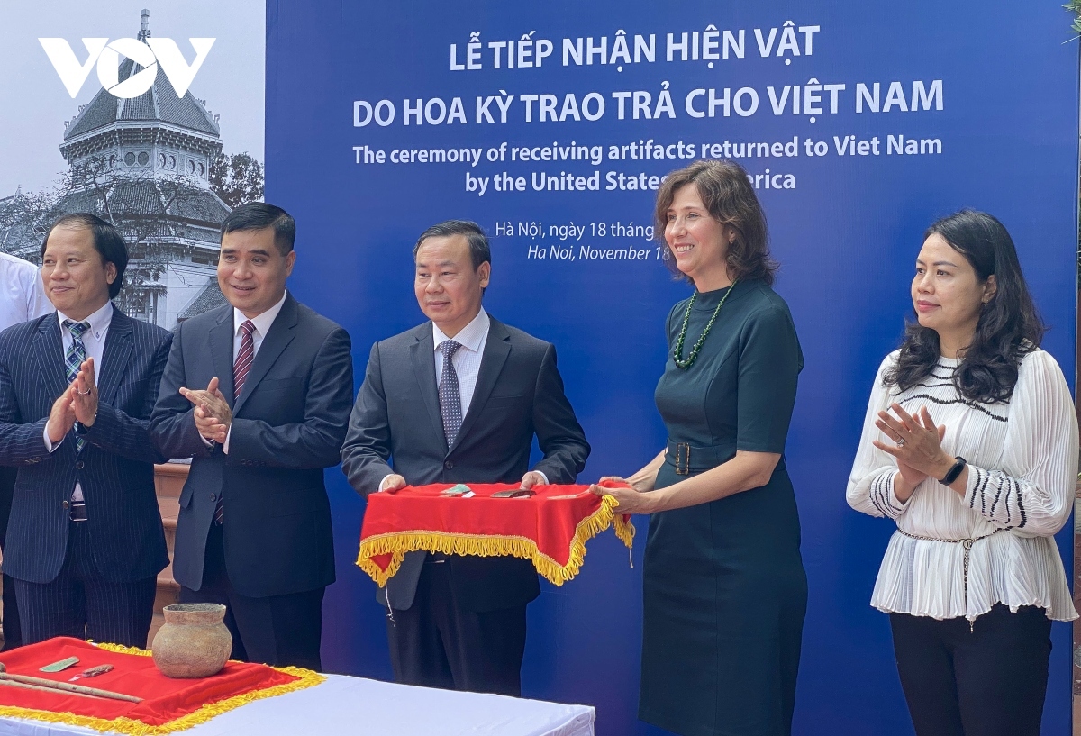 10 artifacts returned to vietnam from the us picture 1