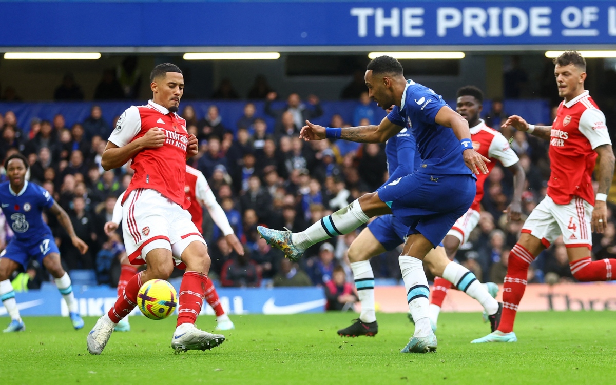 thang thuyet phuc chelsea, arsenal tiep tuc dan dau ngoai hang anh hinh anh 14