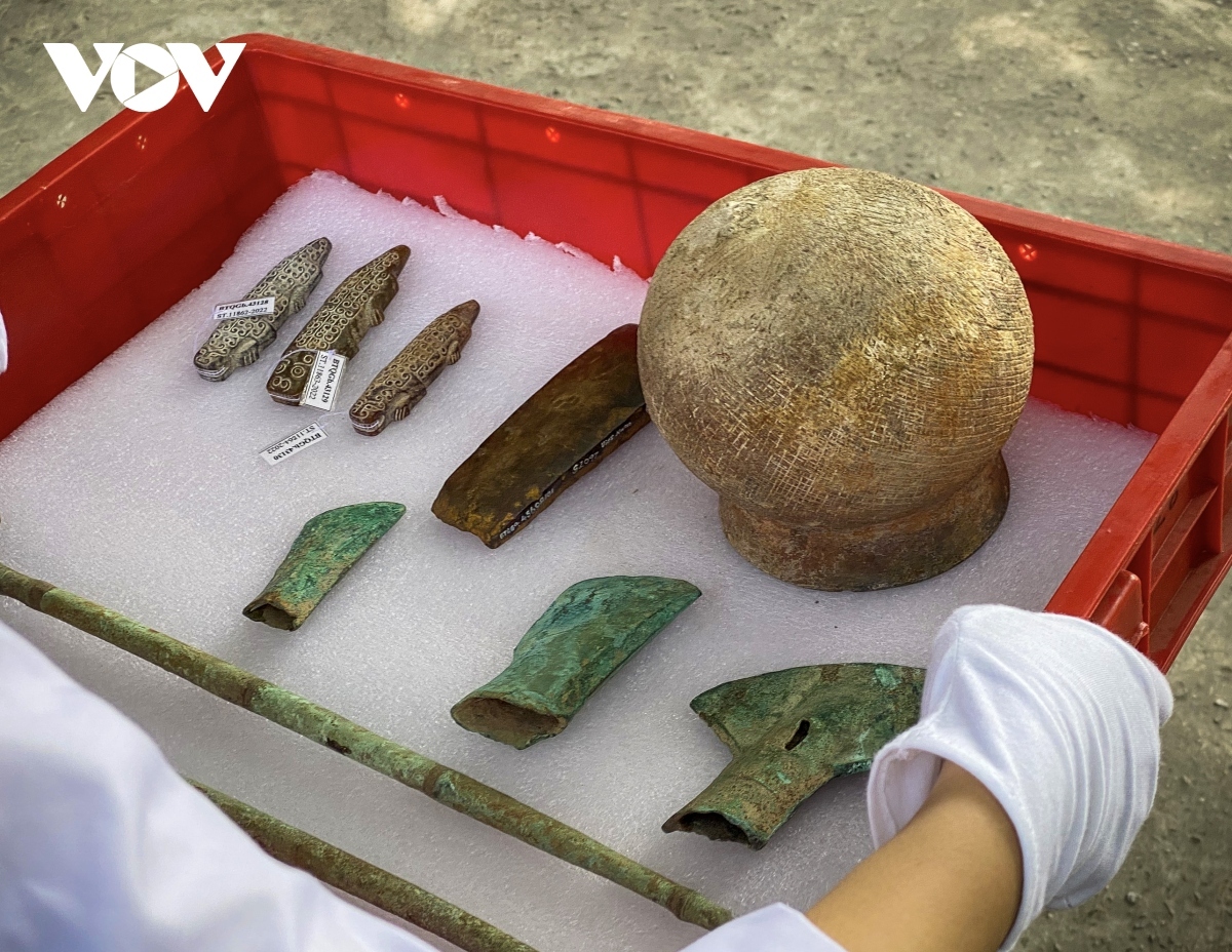10 artifacts returned to vietnam from the us picture 2