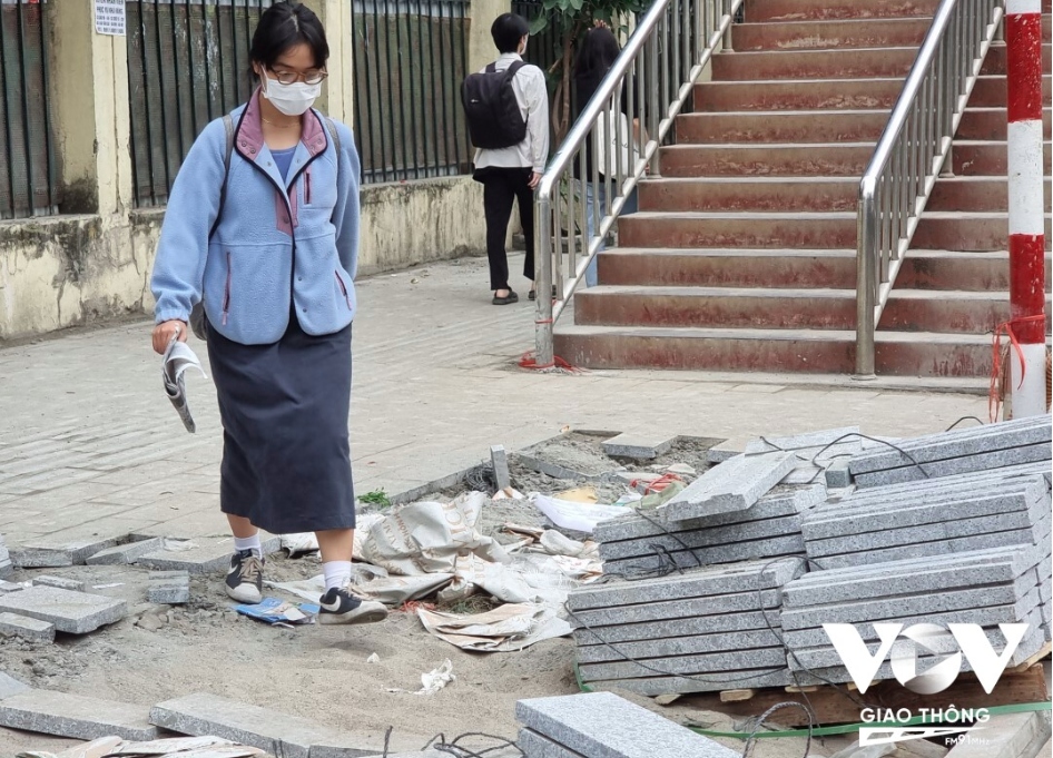 via he duong nguyen chi thanh tan hoang vi dang lat da thi bo do hinh anh 2