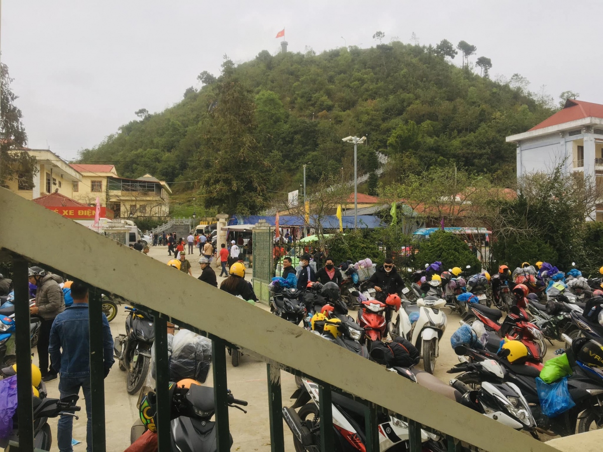 du khach un un do ve, ha giang tac duong, cho dem Dong van dong nghet tho hinh anh 5