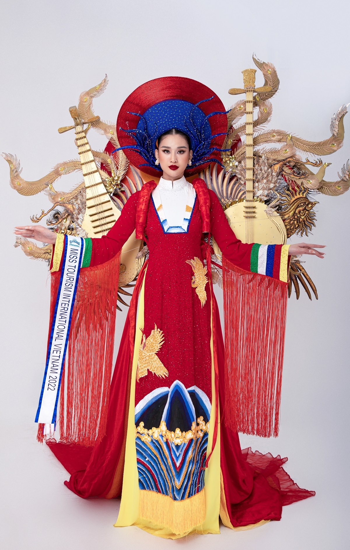 ‘Nhã nhạc’ trang phục dân tộc ấn tượng Nguyễn Nga mang đến Hoa hậu Du lịch Quốc tế 2022 - ảnh 2