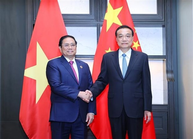 vietnam gives top priority to developing ties with china pm picture 1
