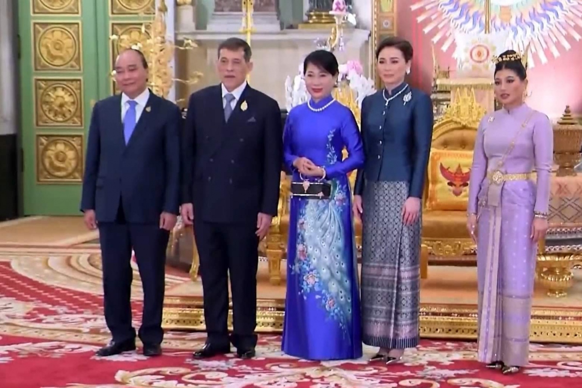 state president pays courtesy visit to thai king picture 1
