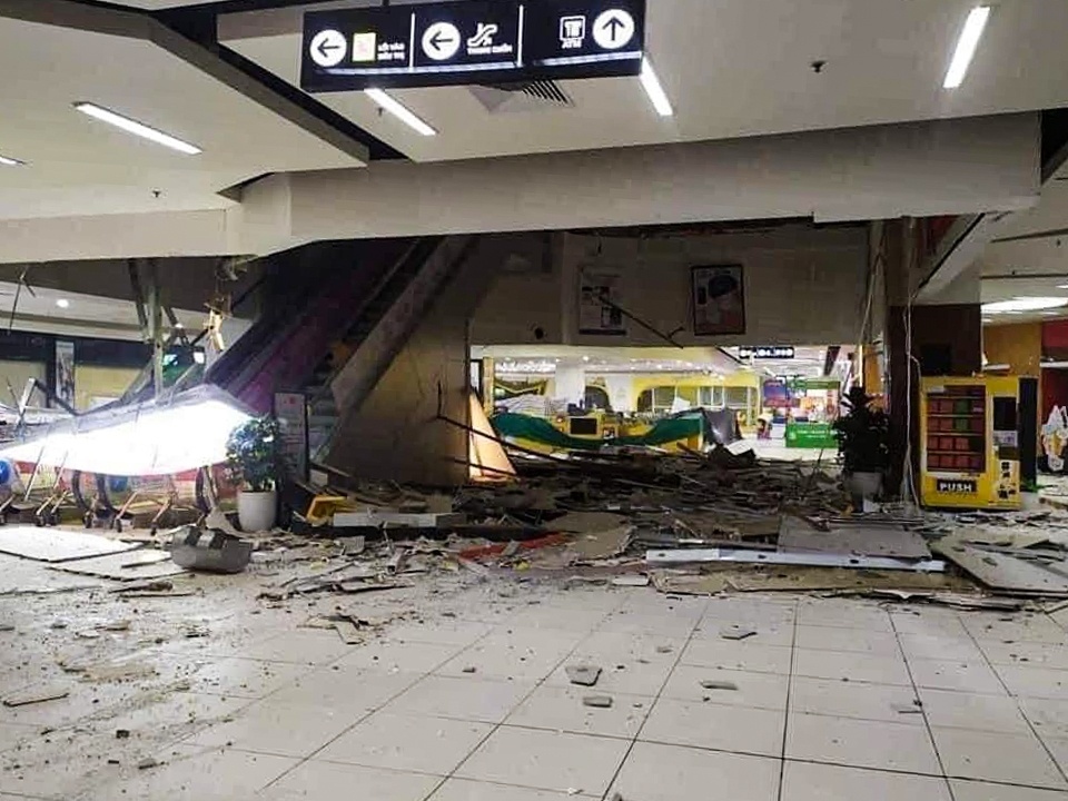 two injured in hanoi shopping mall explosion picture 1