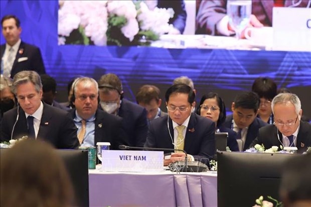 vietnam calls for enhanced cooperation in apec amid global challenges picture 1