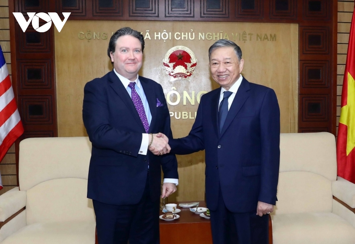 public security minister welcomes us ambassador picture 1 public security minister welcomes us ambassador picture 1