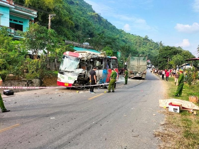 tai nan giao thong nghiem trong o tuyen quang khien 2 nguoi thiet mang hinh anh 2