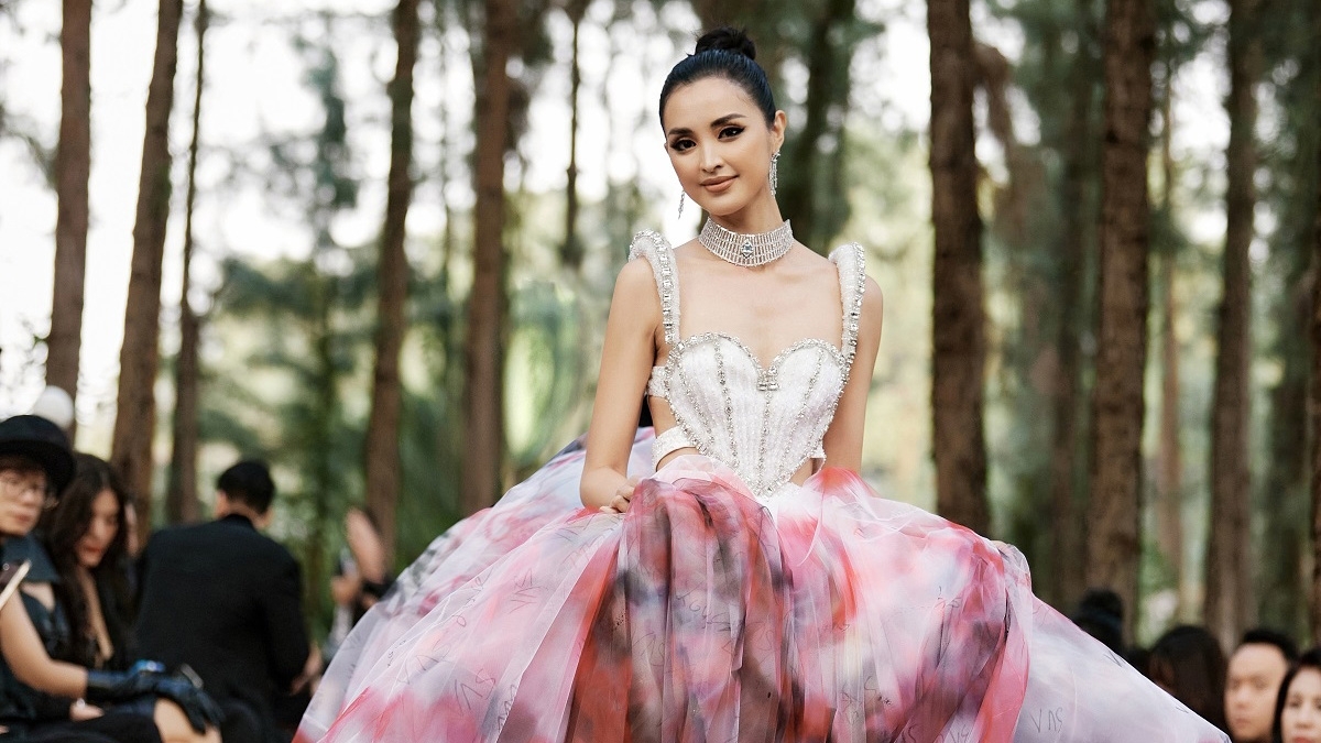Miss Supranational 2013 model appears at local fashion show for first time
