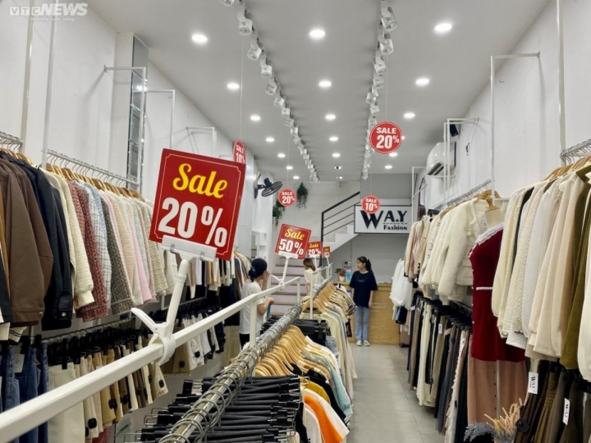 local fashion outlets remain quiet despite launch of black friday super sales picture 9