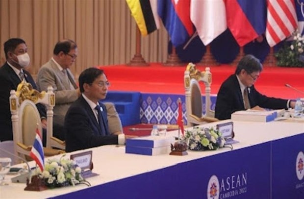fm son attends preparatory meetings for 40th, 41st asean summits picture 1
