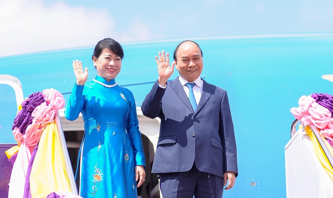 thu tuong prayut chan-o-cha don chu tich nuoc nguyen xuan phuc tai san bay hinh anh 1