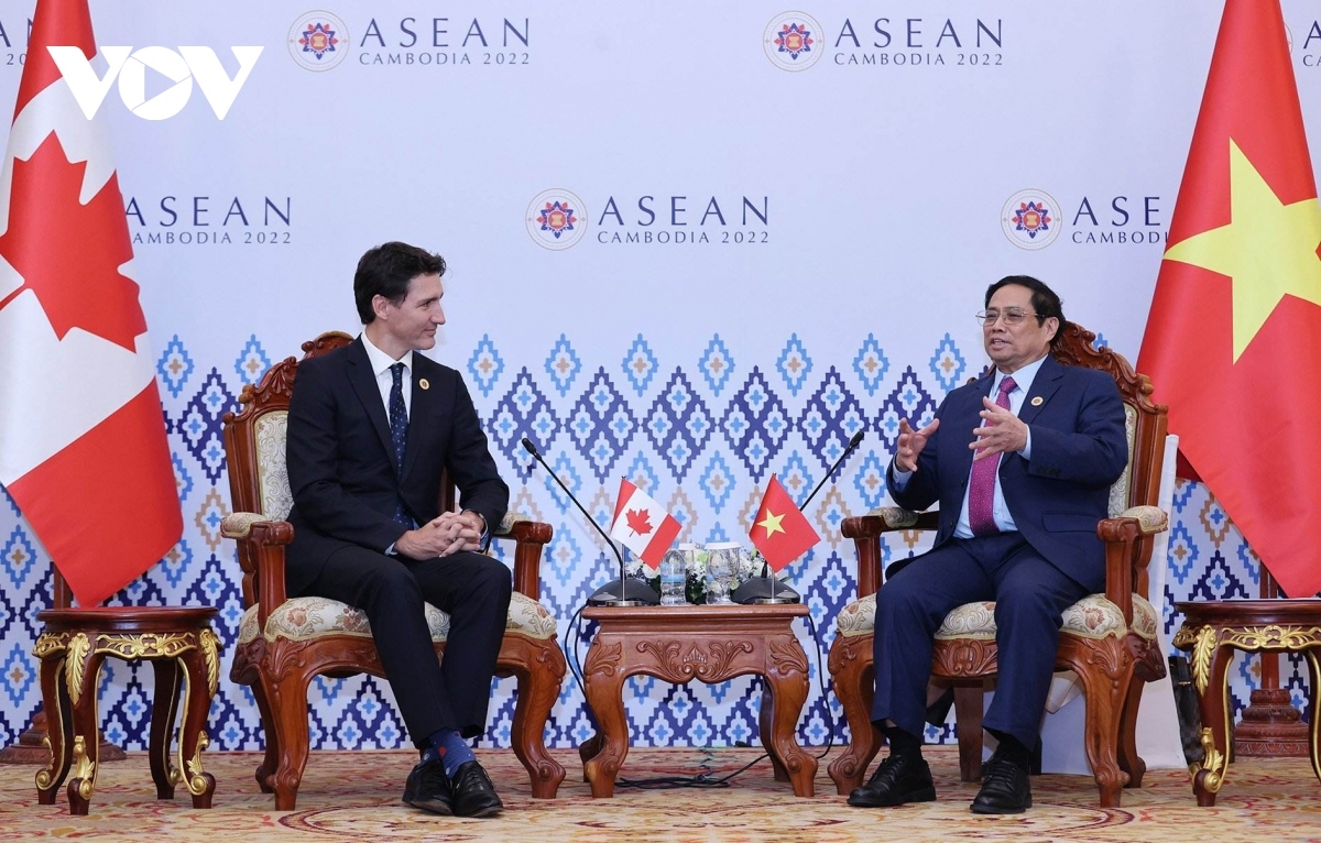 government leader meets us president, canadian pm in phnom penh picture 2