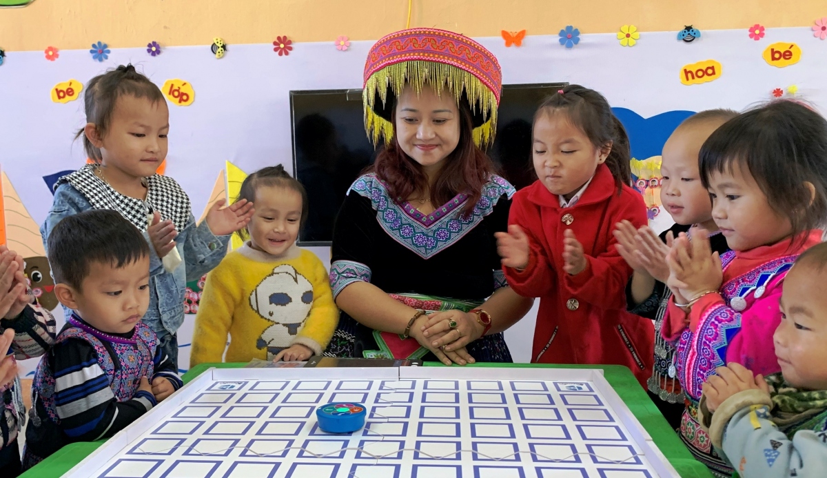 Thầy cô nỗ lực, học trò vùng cao hạnh phúc