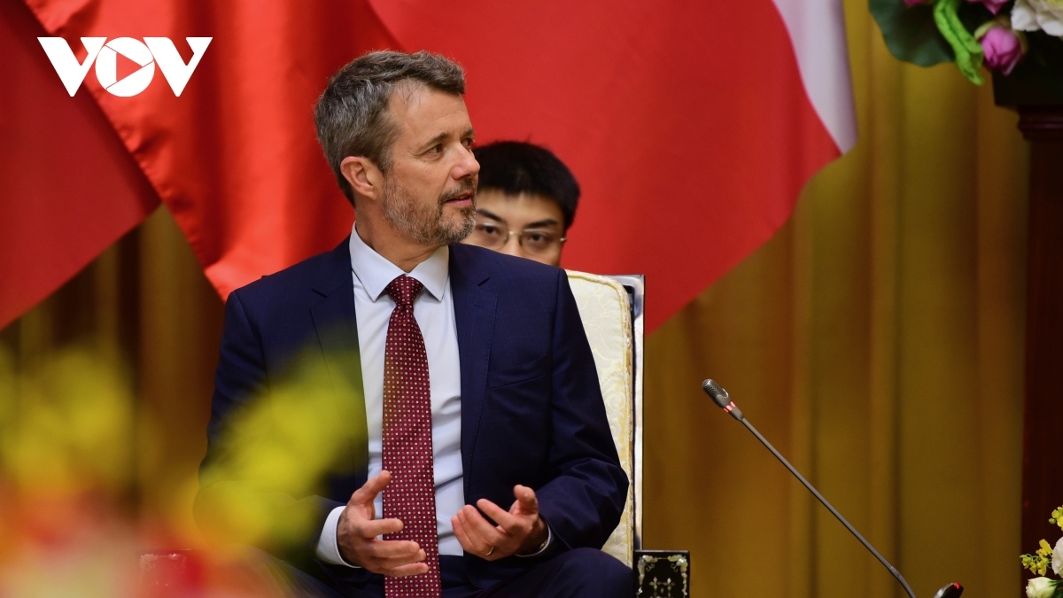 danish crown prince warmly welcomed upon arrival in vietnam picture 11
