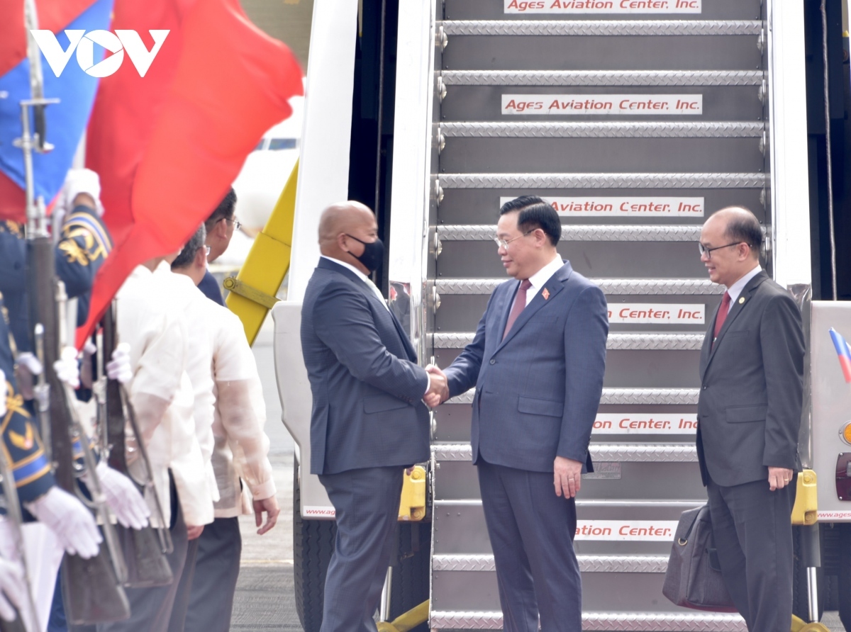 top vietnamese legislator arrives in manila for official visit to philippines picture 2